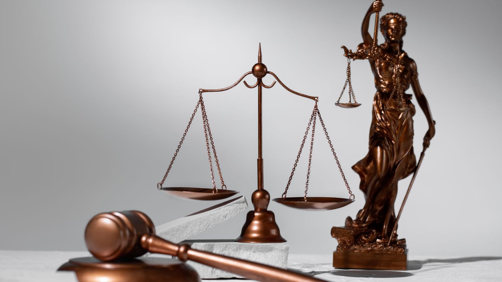 Renovação de Títulos de Residência:                               Ordem de Chamamento e Novas Possibilidades